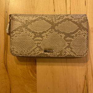 Thirty One - All About the Benjamin’s Wallet